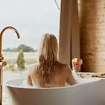 Hacienda & Krolicza Nora *
